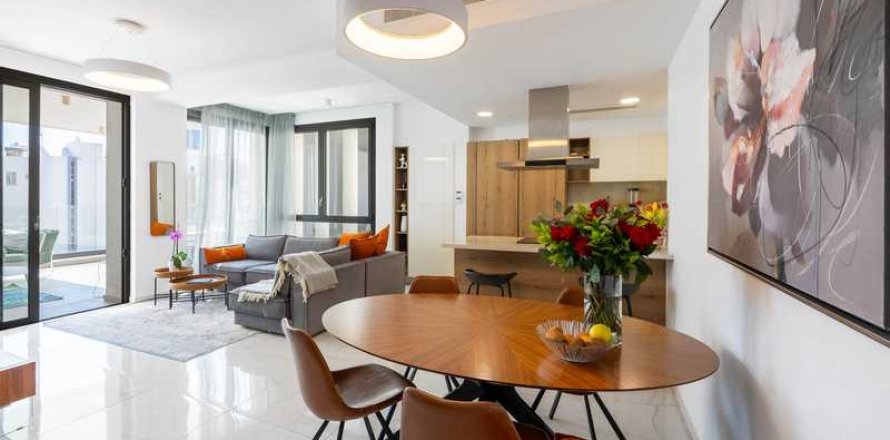 2 bedrooms Apartment in Limassol, Cyprus No. 103644