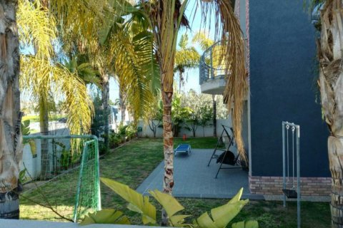 Вилла с 4 спальнями в Лимассол, Кипр №105590 14