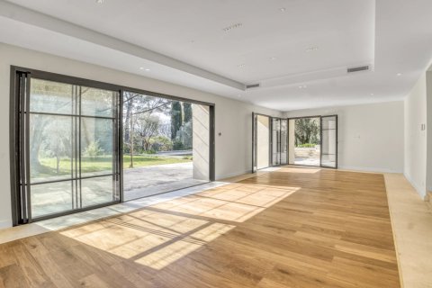 6 bedrooms Villa in Mougins, France No. 100284 4