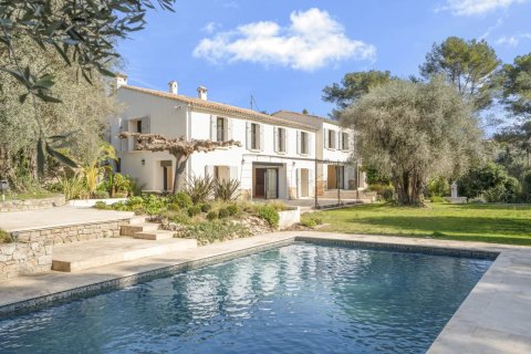 6 bedrooms Villa in Mougins, France No. 100284 1