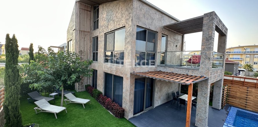3 dormitorios Villa en Serik, Turkey No. 124861
