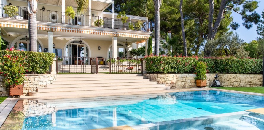 8 bedrooms Villa in Saint-Jean-Cap-Ferrat, France No. 69224