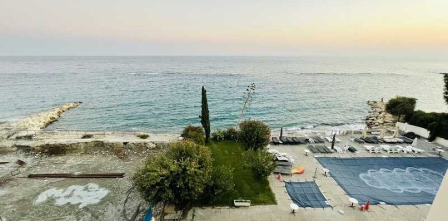 3 dormitorios Apartment en Germasogeia, Cyprus No. 33136