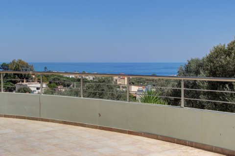 3 bedrooms House in Chania, Greece No. 81111 1