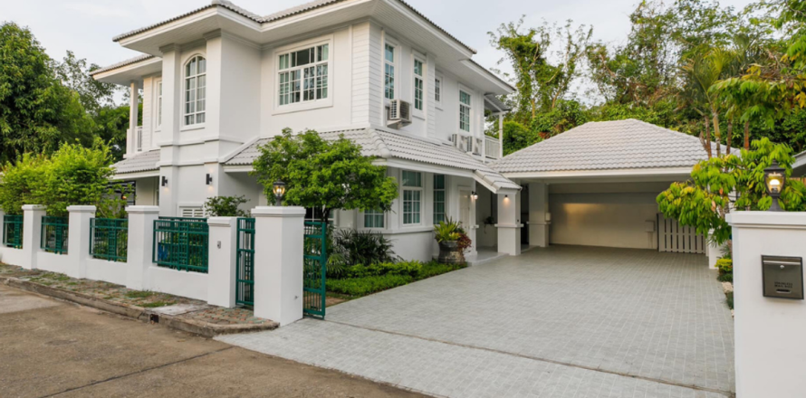 5 bedrooms House in Chiang Mai, Thailand No. 97892