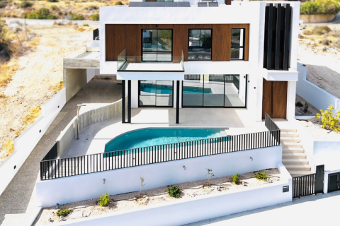 3 bedrooms House in Germasogeia, Cyprus No. 69691 4