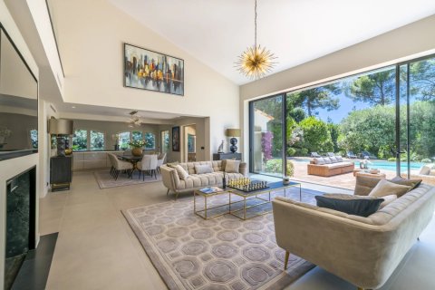 5 bedrooms Villa in Mougins, France No. 69128 5