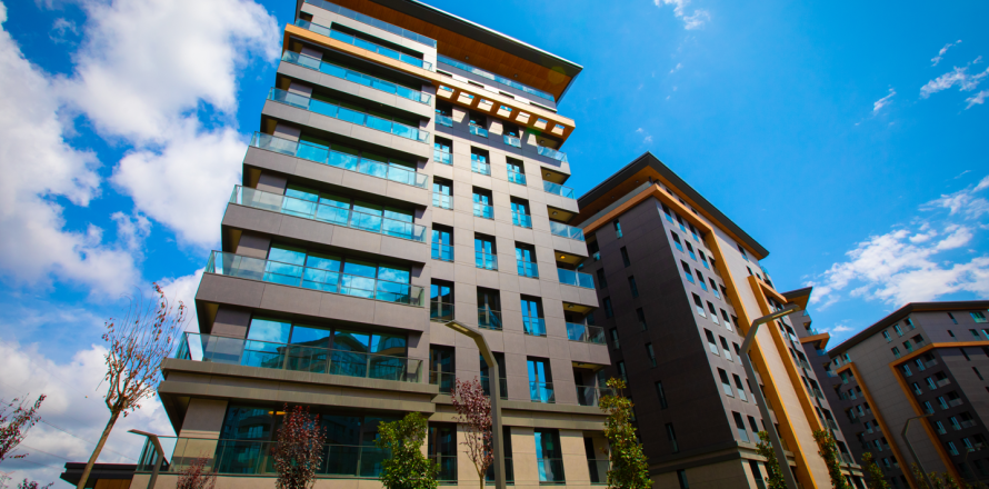 5 bedrooms Apartment in Istanbul, Turkey No. 16327