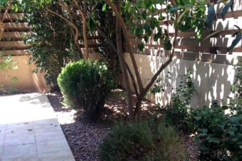 2 bedrooms Townhouse in Limassol, Cyprus No. 106045 8