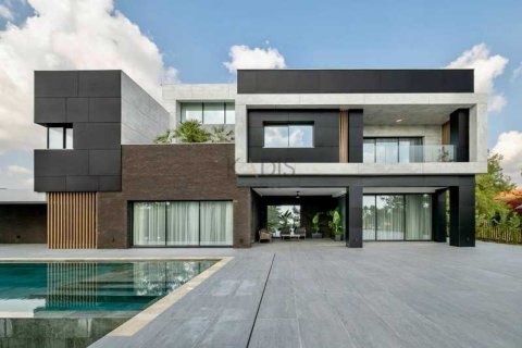 6 bedrooms Villa in Souni–Zanatzia, Cyprus No. 80774 5