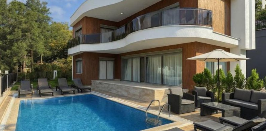 5 rooms Villa in Oba, Turkey No. 124098