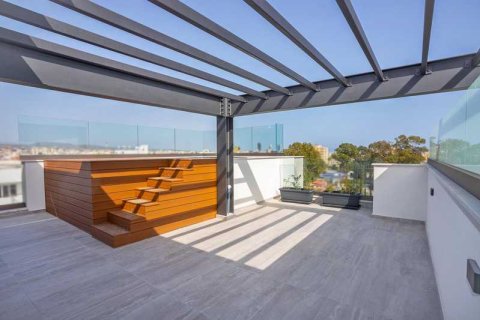 3 bedrooms Penthouse in Limassol, Cyprus No. 102226 8