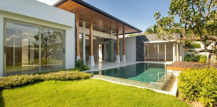 3 bedrooms Villa in Layan Beach, Thailand No. 97402