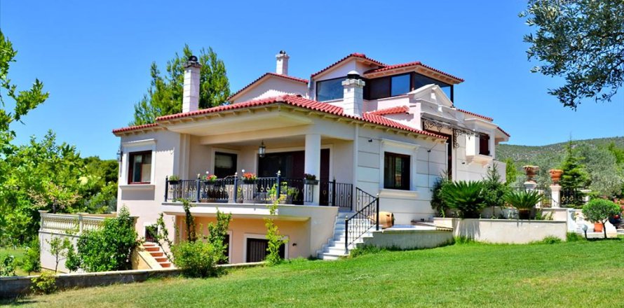 Studio House in Euboea, Greece No. 59536