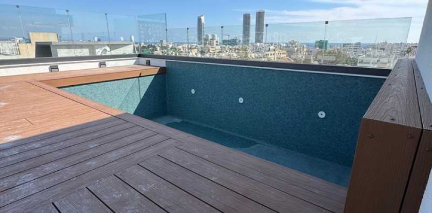 3 dormitorios Penthouse en Limassol, Cyprus No. 66159