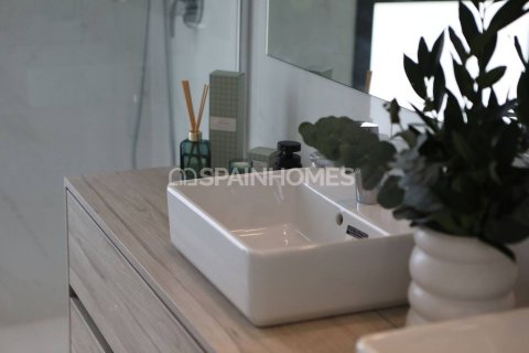 2 bedrooms Apartment in Tung Chung Pho, Vietnam No. 25752 18