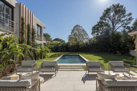 5 bedrooms Villa in Mougins, France No. 100288 1