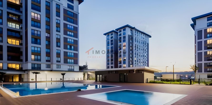 3 dormitorios Apartment en Zeytinburnu, Turkey No. 128591