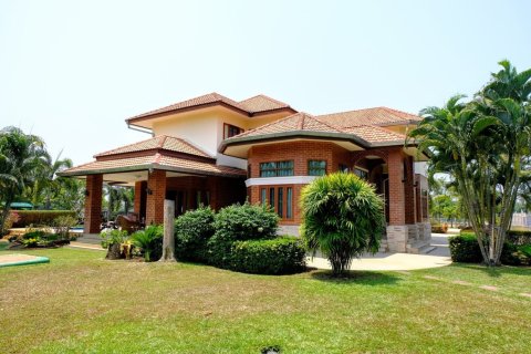 4 bedrooms House in Chiang Mai, Thailand No. 97775 1