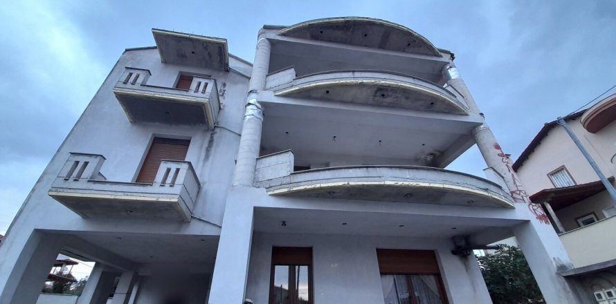 Здание с 6 спальнями в Эпаноми, Греция №55795