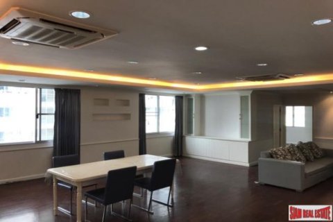 3 bedrooms Apartment in Bangkok, Thailand No. 96836 2