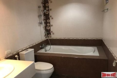 3 bedrooms Apartment in Bangkok, Thailand No. 96836 14