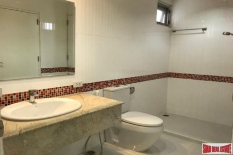 3 bedrooms Apartment in Bangkok, Thailand No. 96836 10