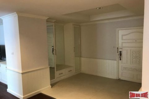 3 bedrooms Apartment in Bangkok, Thailand No. 96836 3