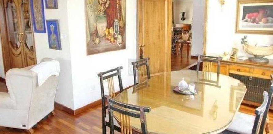 5 dormitorios House en Paralimni, Cyprus No. 44501