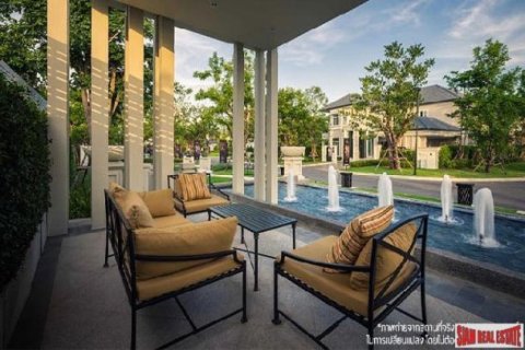 6 bedrooms House in Bangkok, Thailand No. 98098 2