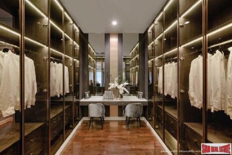 6 bedrooms House in Bangkok, Thailand No. 98098 3