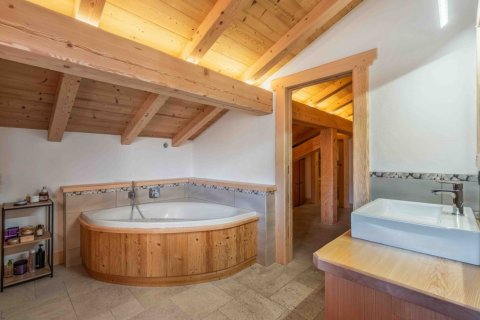 4 bedrooms House in Praz-sur-Arly, France No. 99606 10