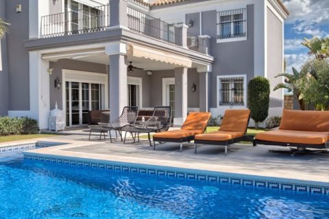 4 bedrooms House in Benahavis, Spain No. 25476