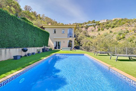 Дом с 4 спальнями в Пладжа-де-Аро, Испания №124915