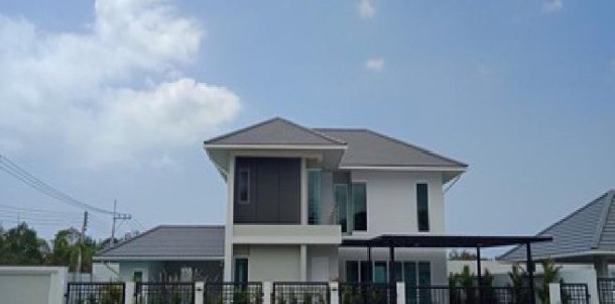 3 bedrooms House in Pattaya, Thailand No. 96561