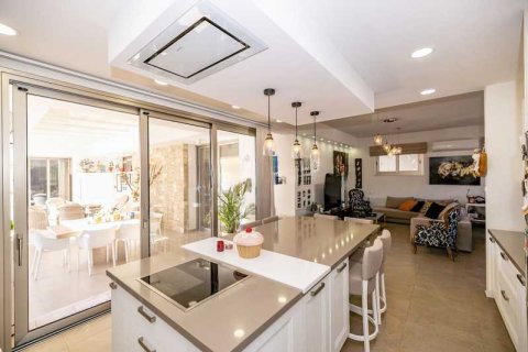 4 chambres House à Aradippou, Cyprus No. 30266 8