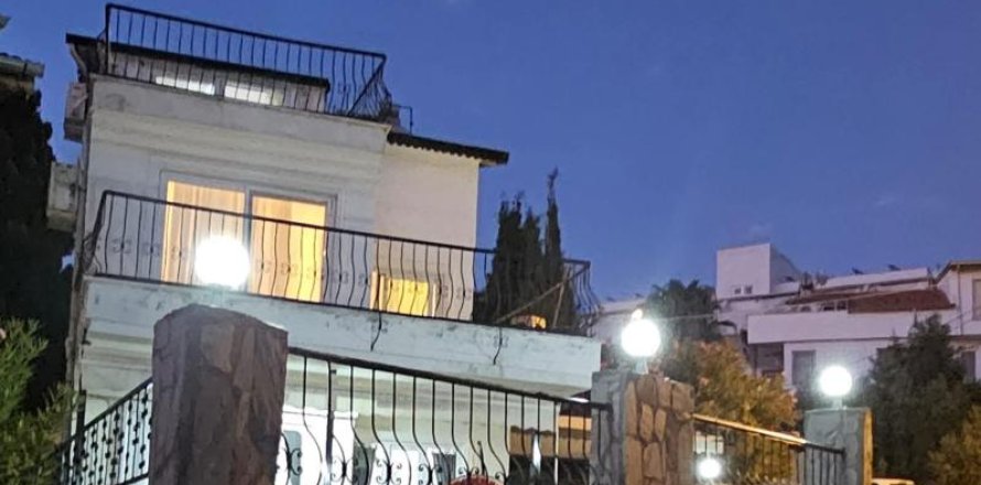 Квартира с 4 комнатами в Тюрклер, Турция №117783