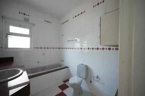 4 bedrooms House in Strovolos, Cyprus No. 71026 10