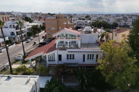 4 bedrooms House in Strovolos, Cyprus No. 71026 1