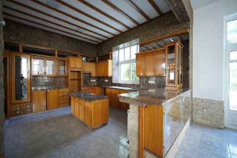 4 bedrooms House in Strovolos, Cyprus No. 71026 7