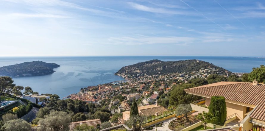 5 bedrooms Villa in Villefranche-sur-Mer, France No. 99811