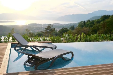 4 dormitorios House en Tivat, Montenegro No. 104821 1