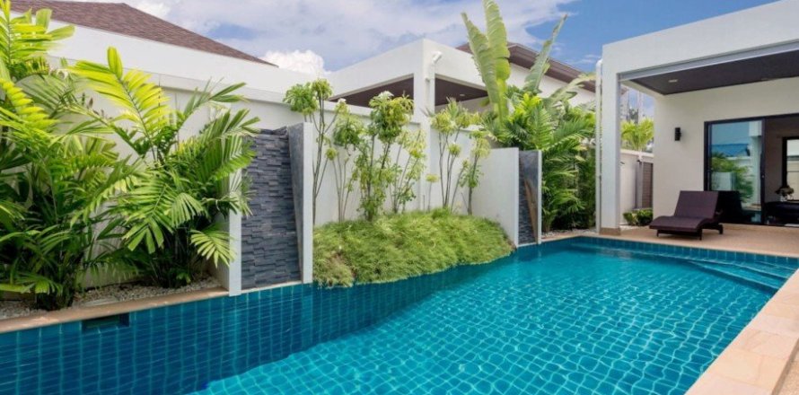 3 bedrooms Villa in Rawai, Thailand No. 97361
