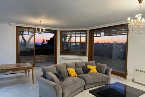 Мезонет с 6 спальнями в Вулиагмени, Греция №124290