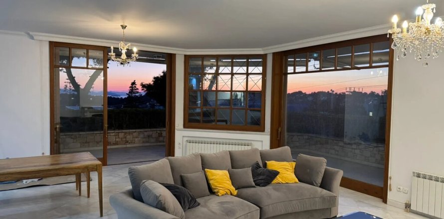 6 chambres Maisonnette à Vouliagmeni, Greece No. 124290