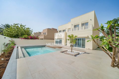 5 bedrooms Villa in Duong Quang, Vietnam No. 94557 1