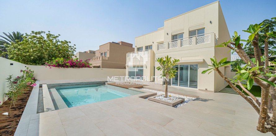 5 bedrooms Villa in Duong Quang, Vietnam No. 94557