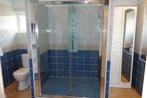 2 bedrooms House in Saint-Christoly-de-Blaye, France No. 69446 17