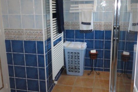 2 bedrooms House in Saint-Christoly-de-Blaye, France No. 69446 15