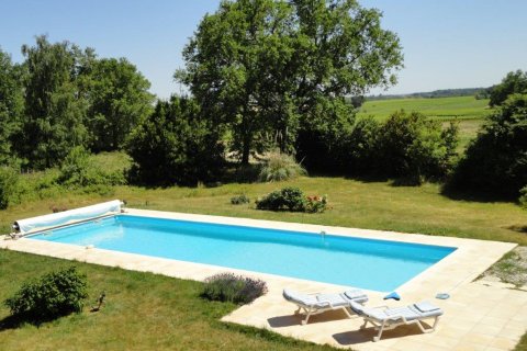 2 bedrooms House in Saint-Christoly-de-Blaye, France No. 69446 4